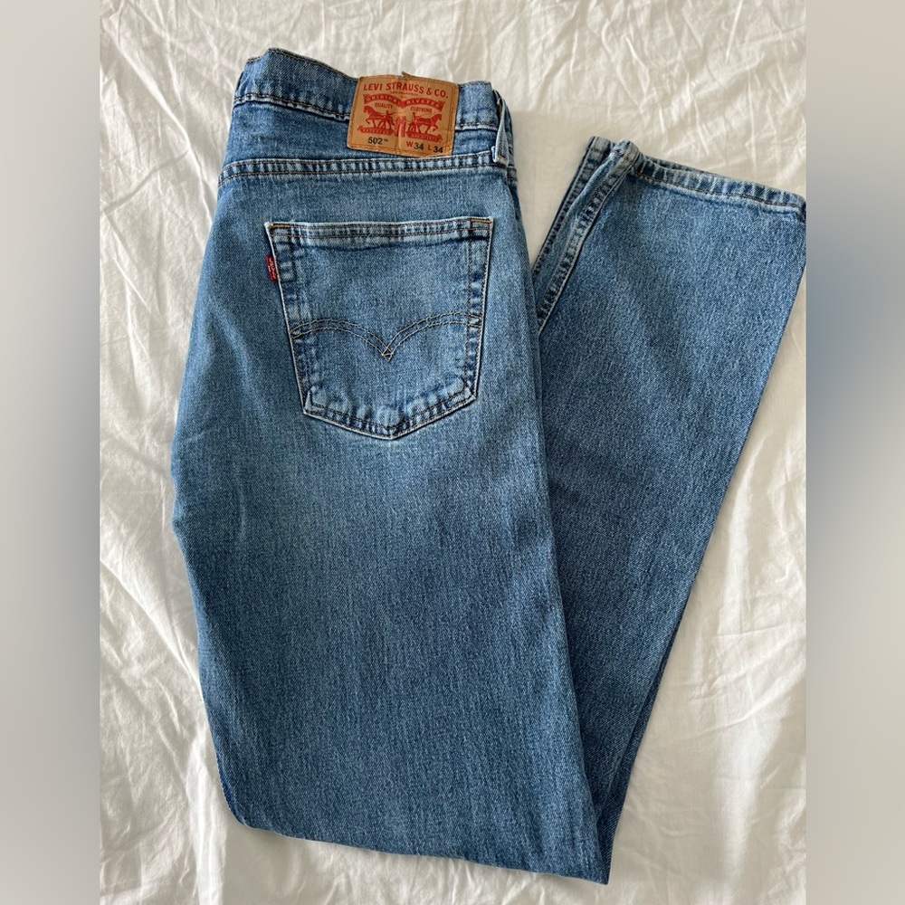 Levi’s 502 Jeans